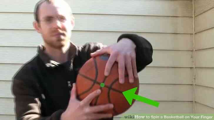 Image intitulée Spin de Basket-ball sur Votre Doigt de l